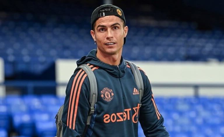 Man United is considering three scenarios for parting ways with Ronaldo